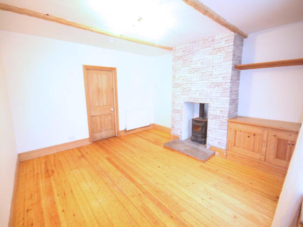2 bedroom mid terrace house For Sale in Winewall - IMG_5852.jpg